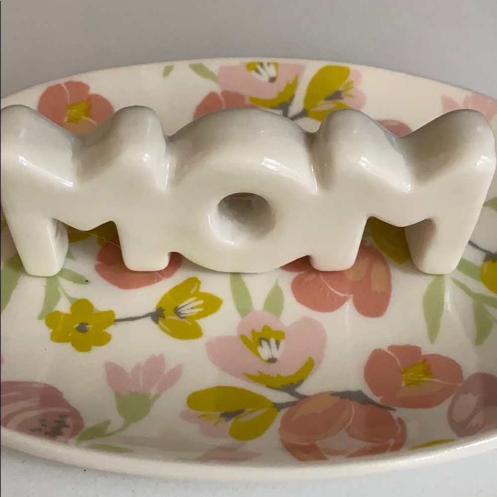 Jewelry display plate organizer for rings and more. Mom in letters floral design